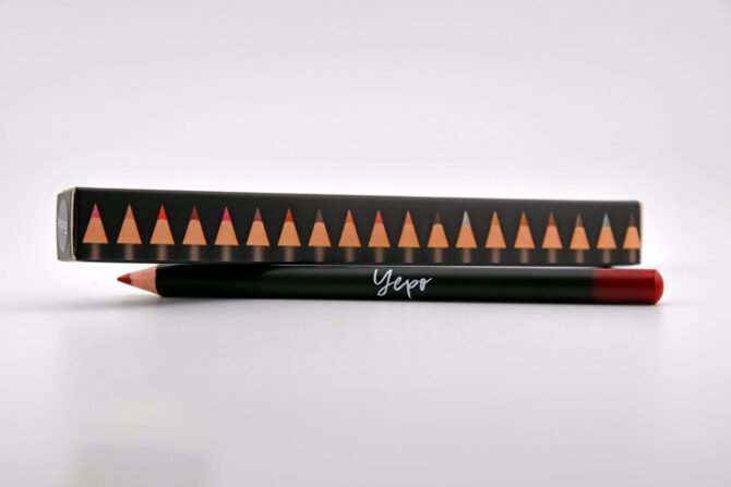 Vegan Lip Liner : Chile - Image 3