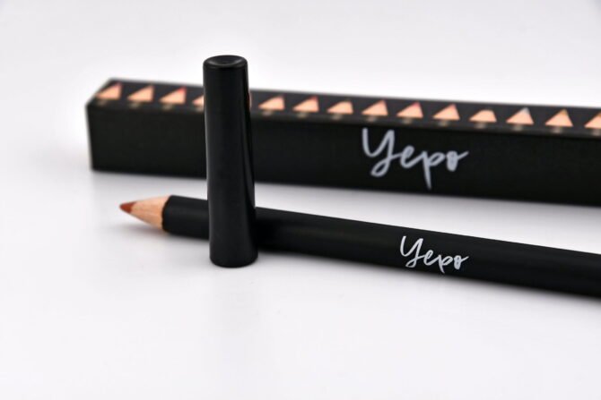 Vegan Lip Liner : CEO - Image 3